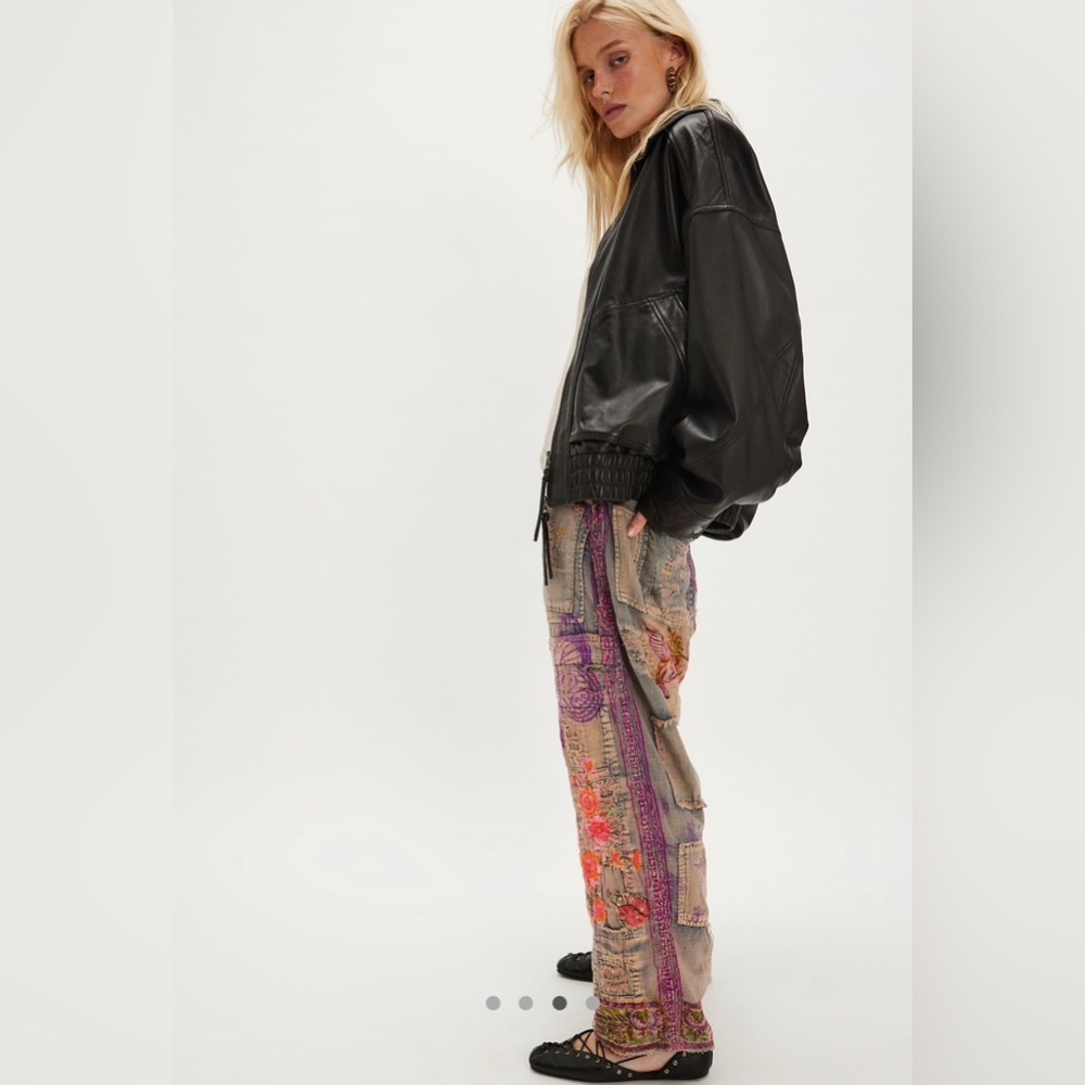 Magnolia Pearl Ladybug Musette Denims
💕RARE FIND 💕SOLD OUT 🐞 - Picture 8 of 9